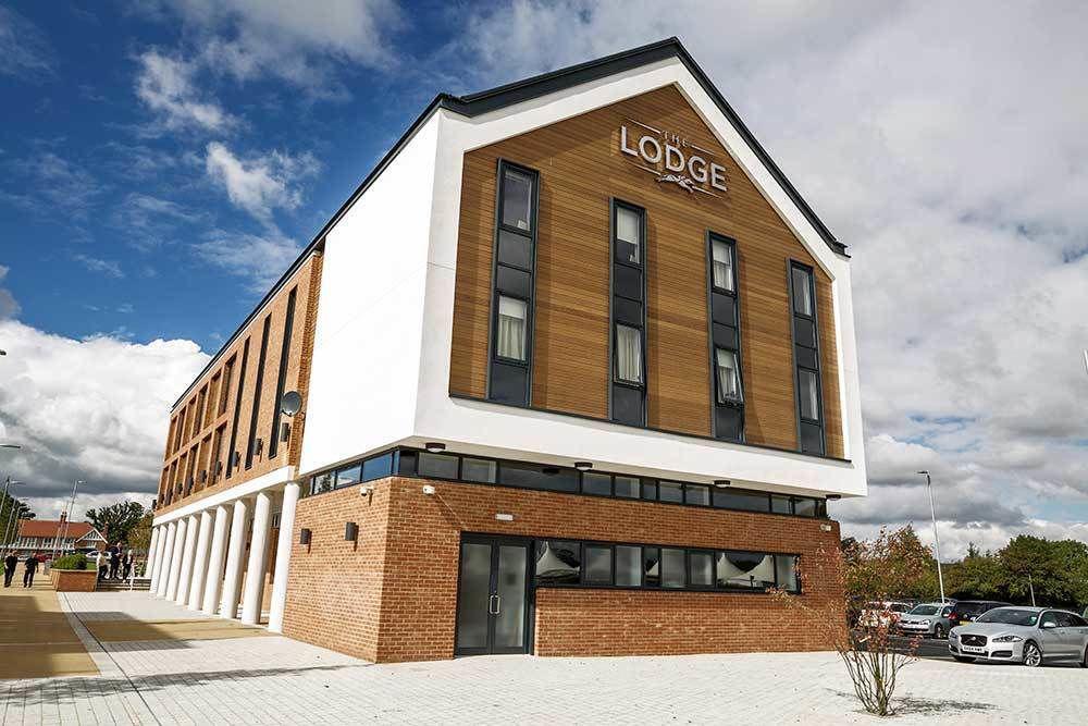 The Lodge Hotel Newbury  Exterior photo